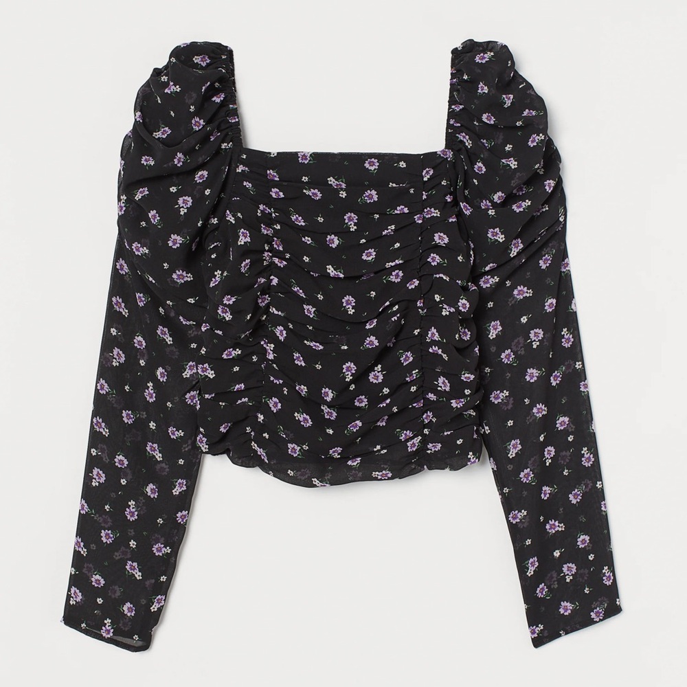 H&M Black and Purple Floral Blouse blooming small puff sleeve ruching lavender